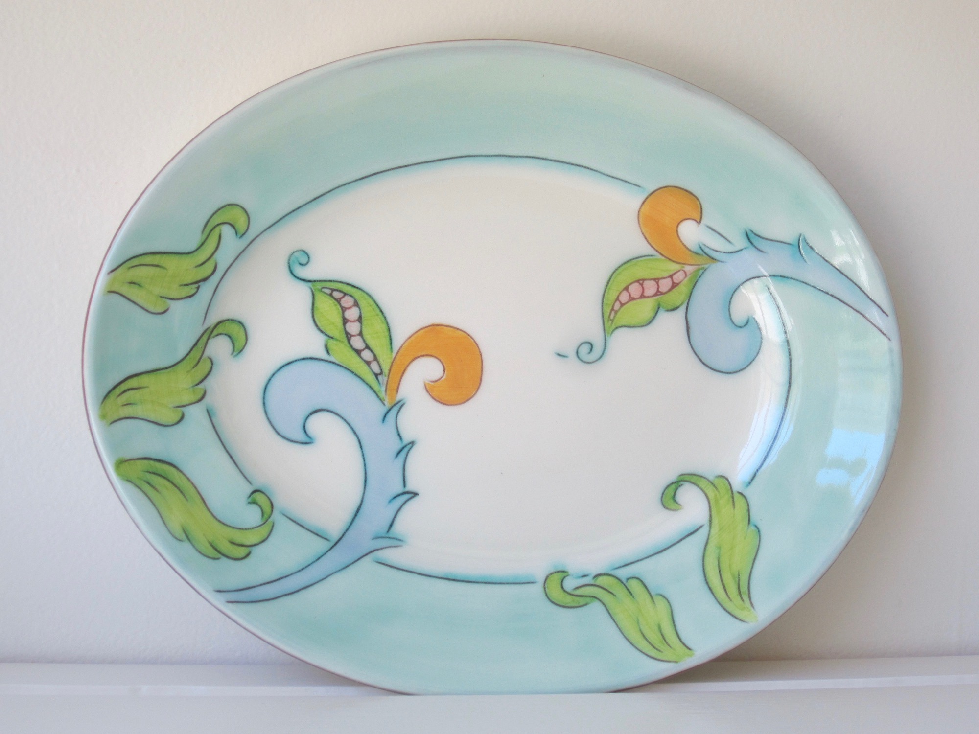 OVAL PLATTER WITH PEAS